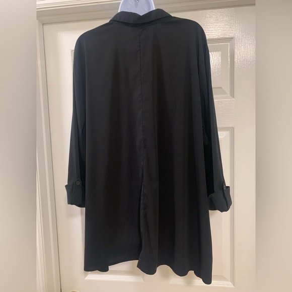Catherine’s tunic length black button up blouse, polyester - Picture 4 of 6